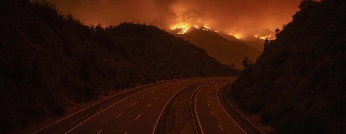Una de las imágenes de la gravísima crisis de incendios en Ourense del verano de 2025.