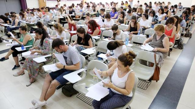 Educación convoca 2.064 plazas para maestros y profesores