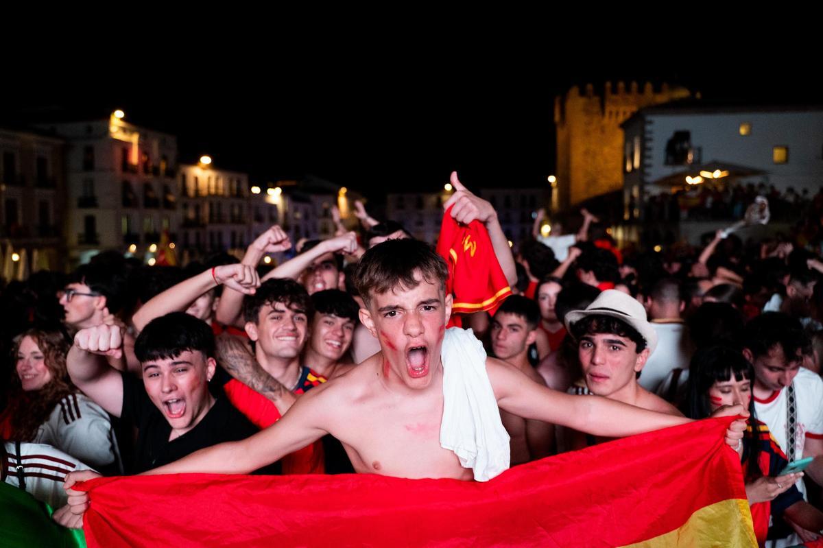 Las mejores imágenes de la celebración de la final del Mundial en Extremadura Las mejores imágenes de la celebración de la final del Mundial en Extremadura