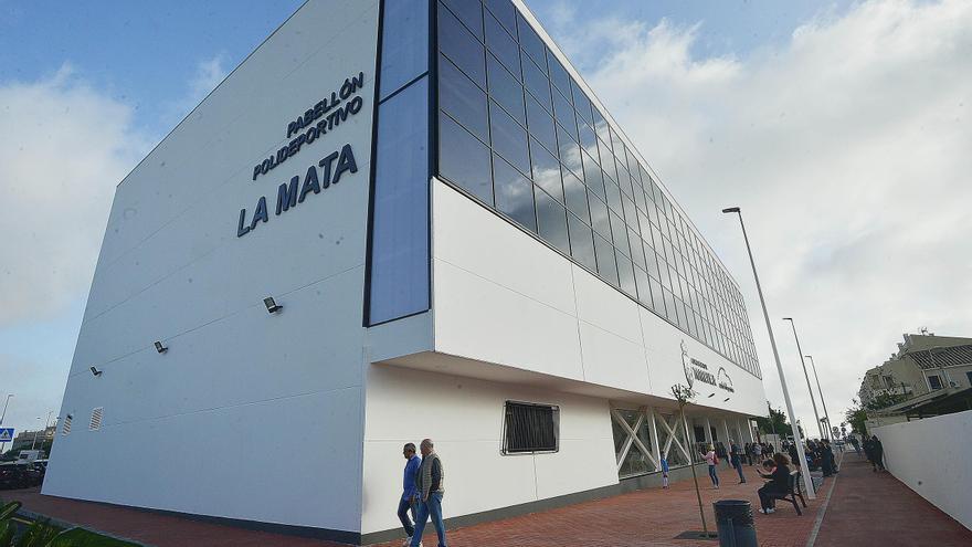 Así fue la inauguración del nuevo pabellón polideportivo de La Mata (Torrevieja)