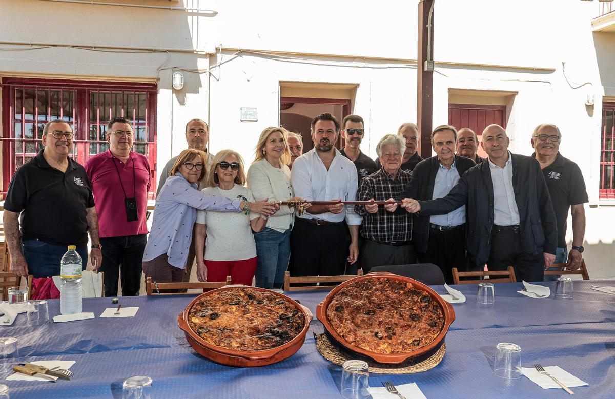 Los alcaldes vivos fueron los invitados por la Asociación Amigos del Arroz con Costra