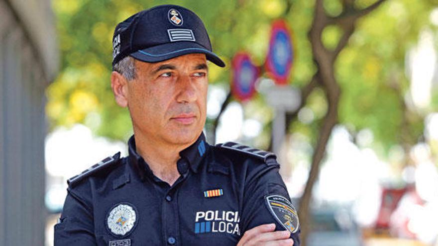 Jaume Pla, inspector de la Policía Local de Palma, a las puertas de la comisaría de Son Gotleu.