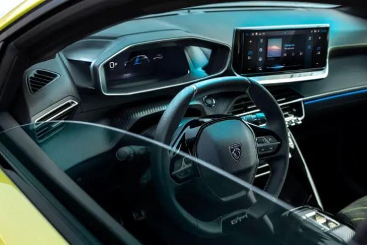 Peugeot E-308.