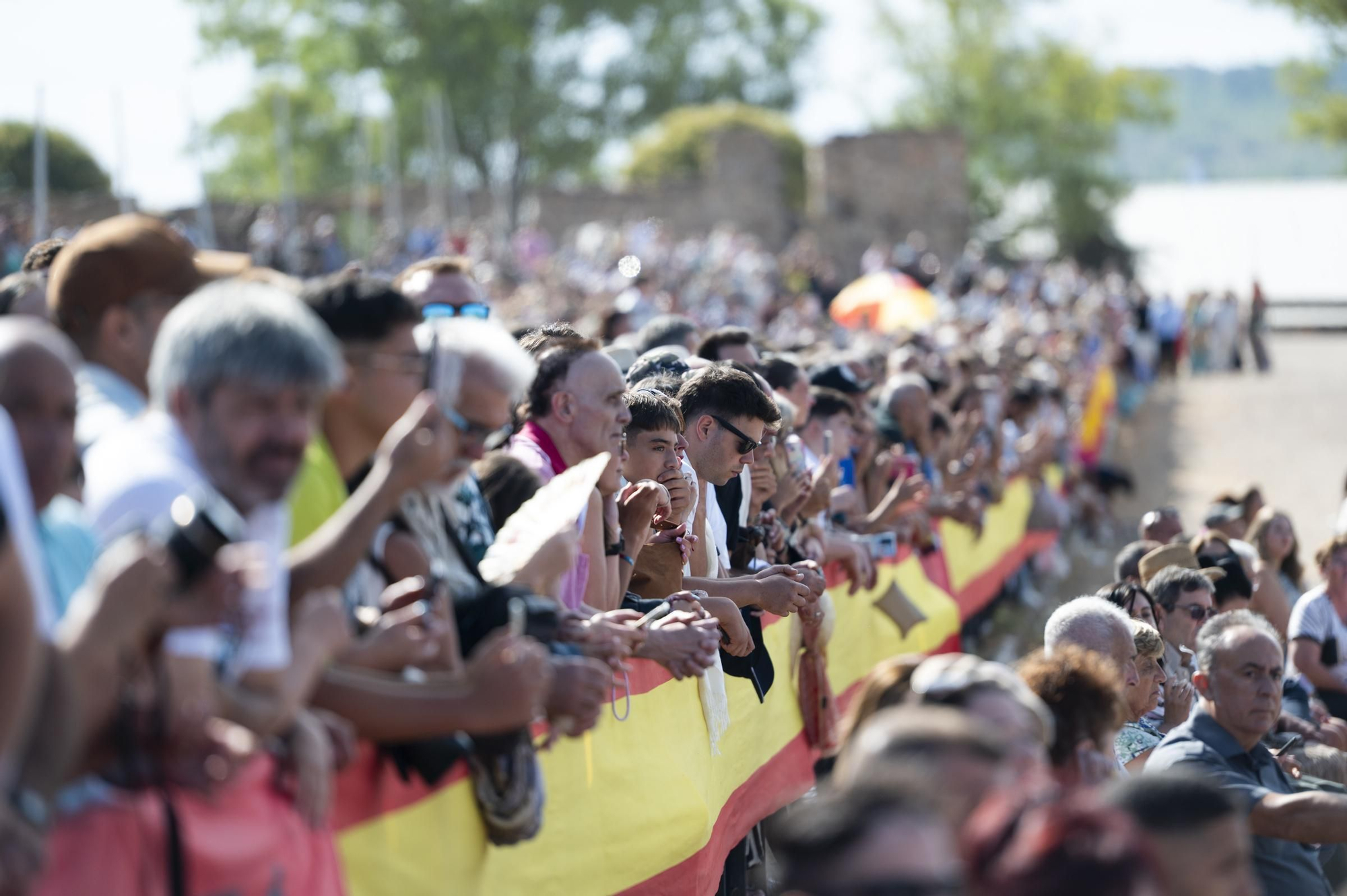 EN IMÁGENES | Multitudinaria jura de bandera en Cáceres con récord de mujeres soldado