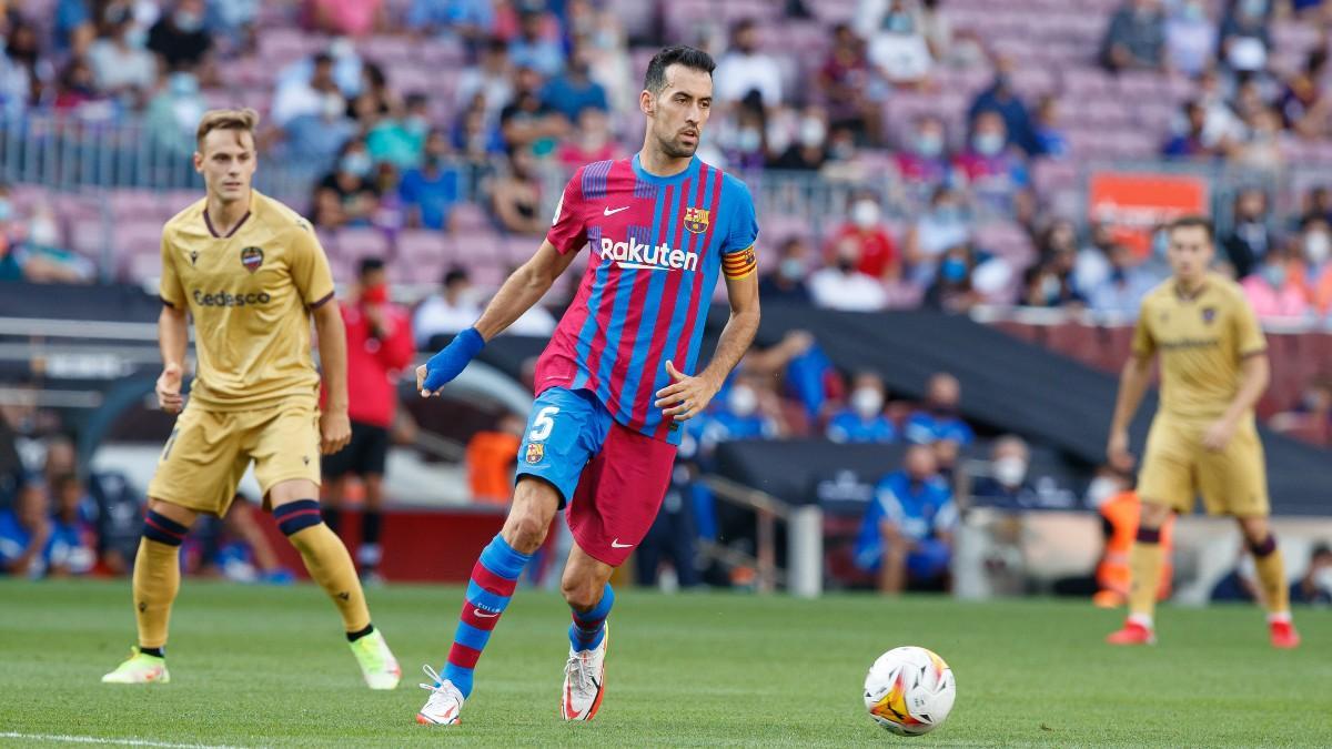 Sergio Busquets ante el Levante en el Camp Nou