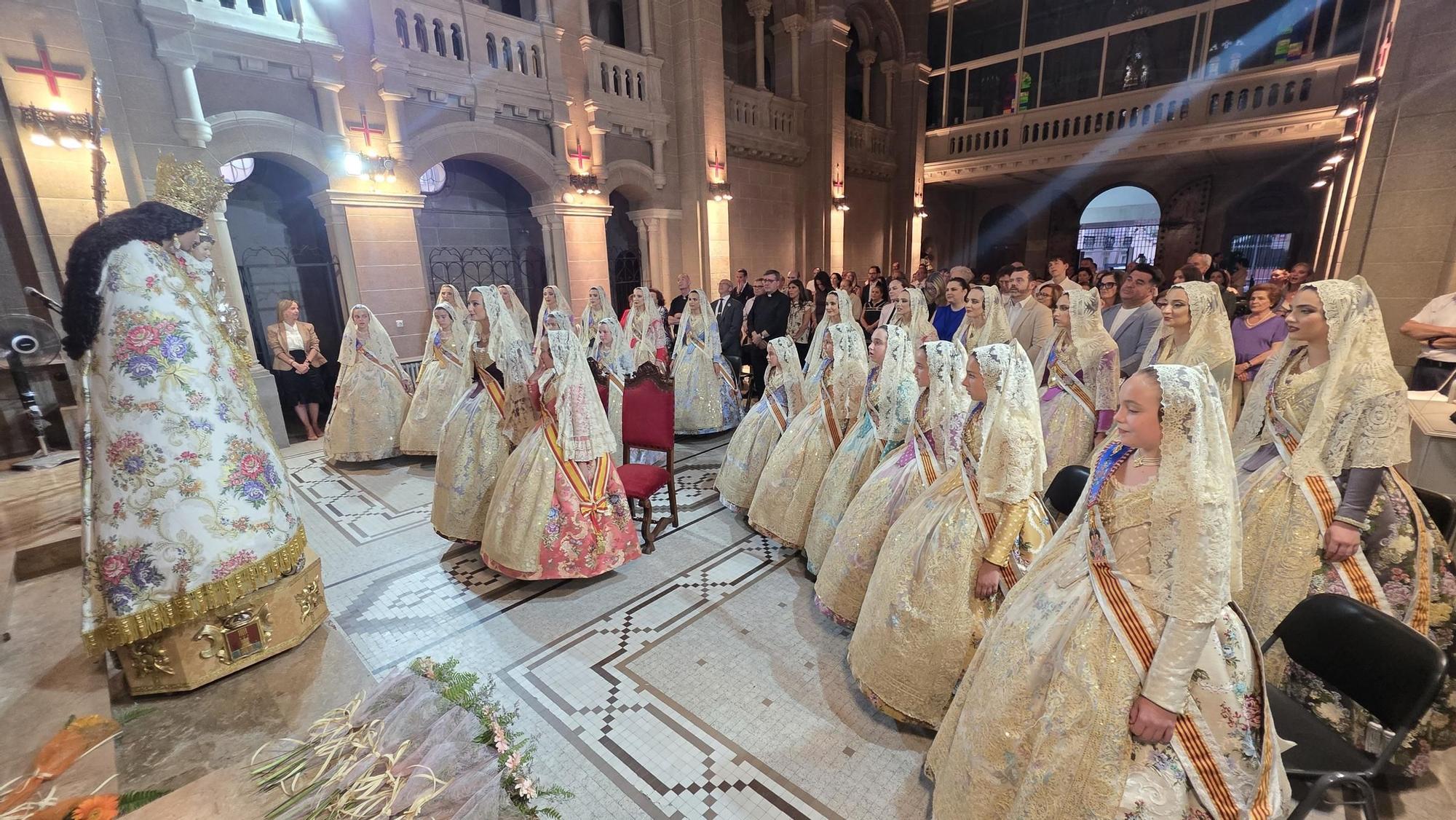 Así ha sido el Besamanos de las falleras mayores y cortes de honor 2025