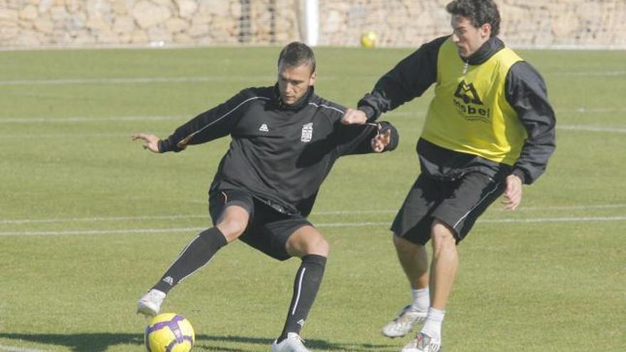 Txiki durante una sesión de entrenamiento junto a Toché