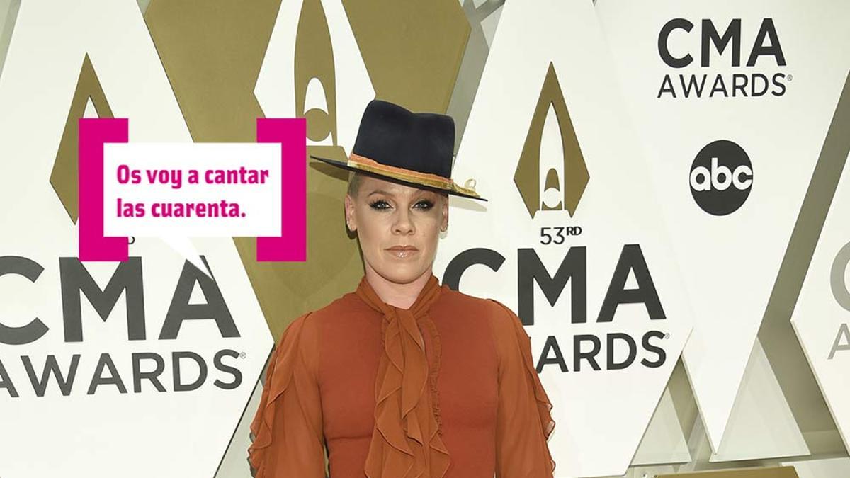 Pink posando en los CMA Awards