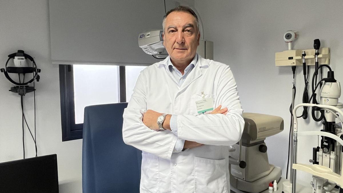 El doctor Francisco Martín Leal, oftalmólogo Quirónsalud Sagrado Corazón.