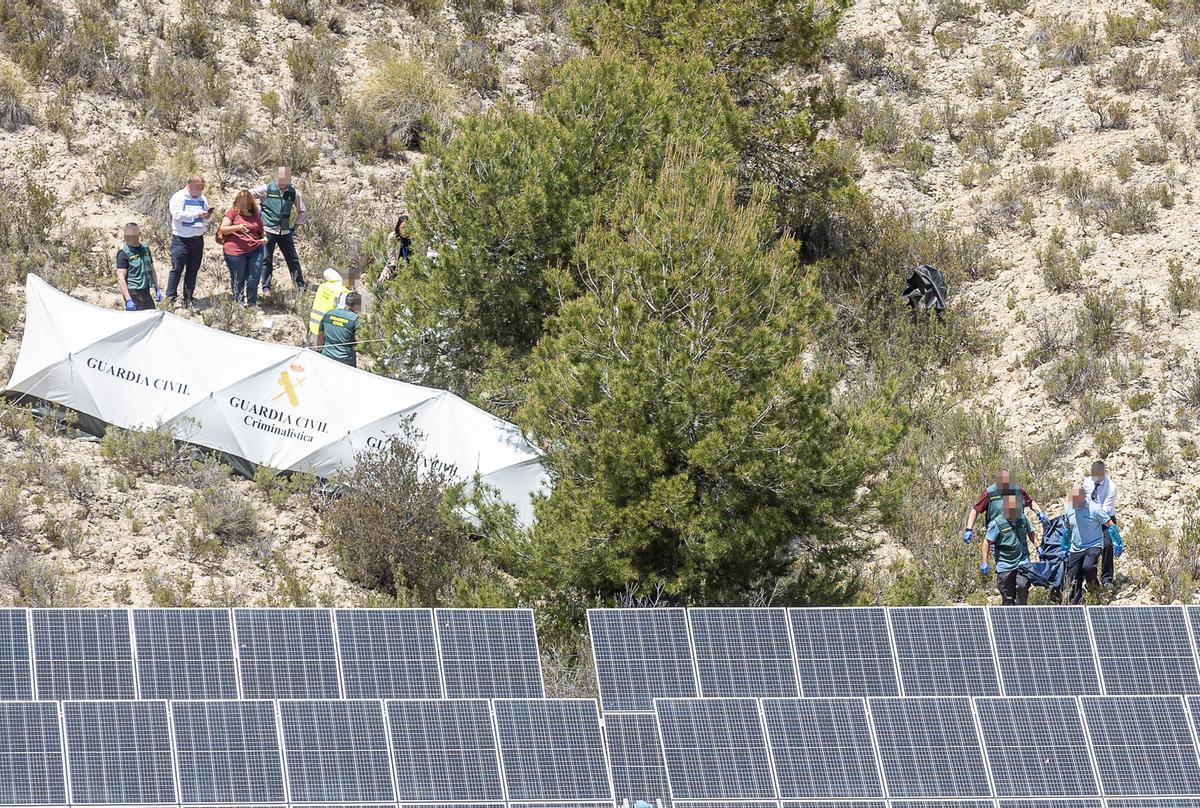 La Guardia Civil investiga la aparición de dos cuerpos en Xixona