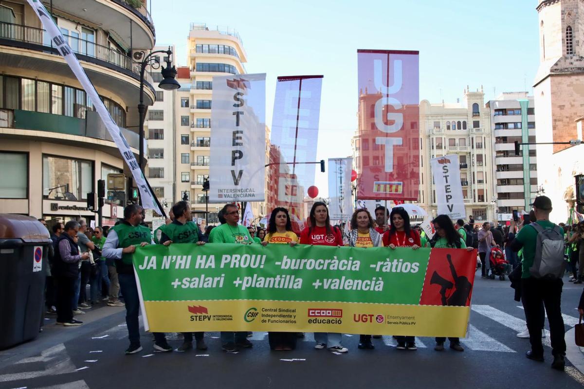 La manifestación de profesores en València en imágenes