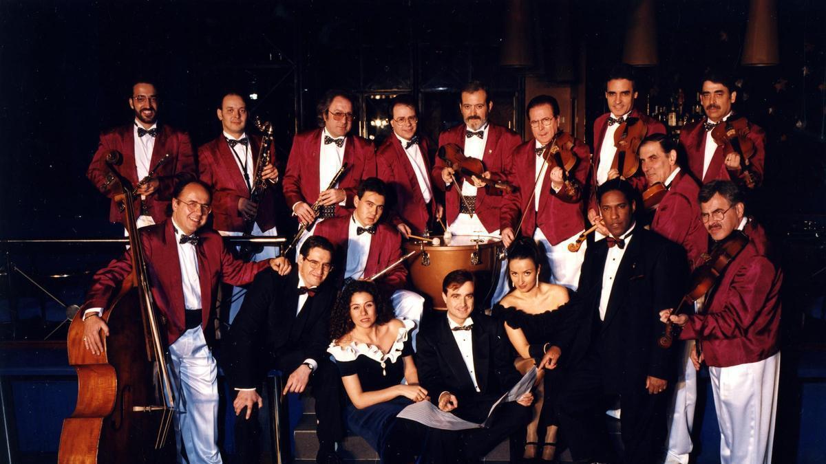 Una foto de l'Orquestra Maravella el 1996.