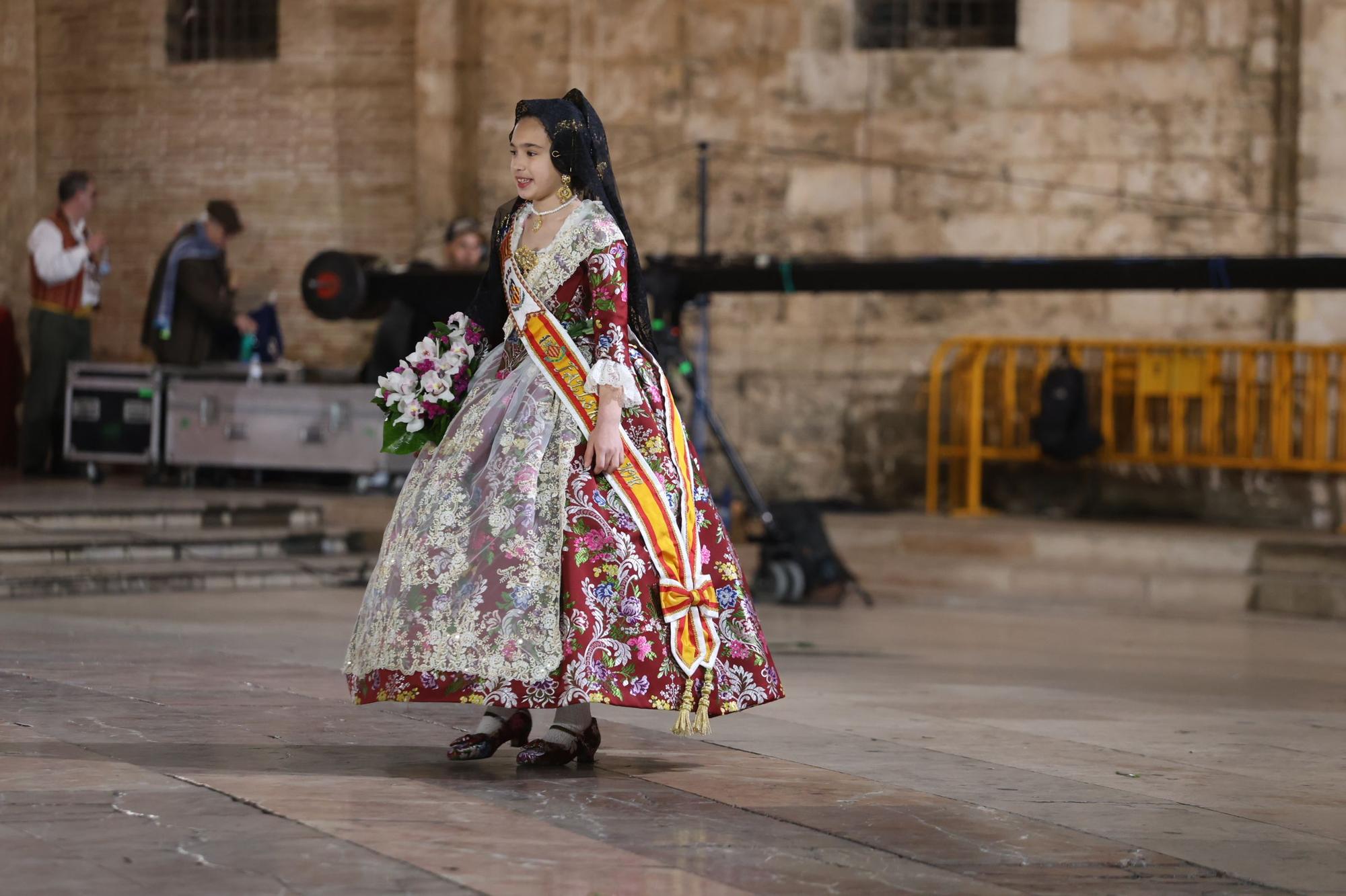 Ofrenda 2023 | Falleras Mayores e Infantiles de comisiones del 17 de Marzo (y II)