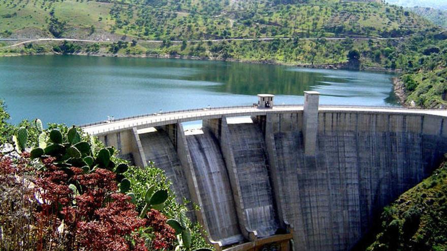 Embalse presa Casasola.