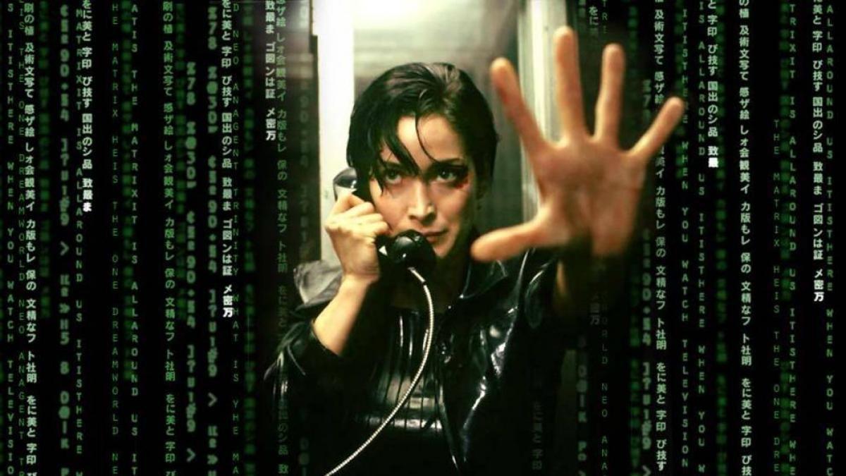 Carrie-Anne Moss, como Trinity, en 'Matrix'.