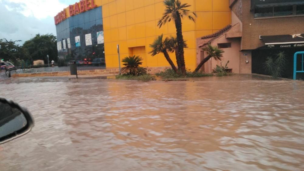 Una fuerte tormenta descarga 13 litros/m2 sobre Alicante en tan solo diez minutos