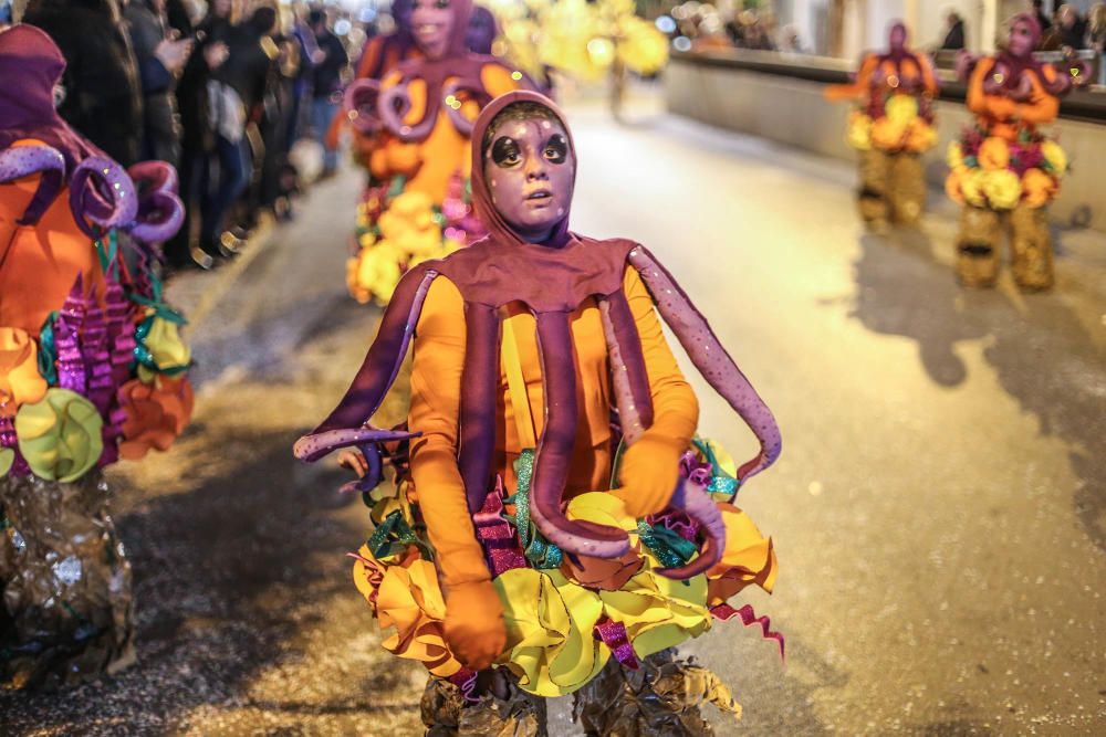 Instante del desfile del carnaval nocturno