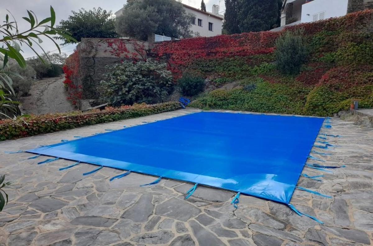 Un cobertor de Piscines Vilabertran.