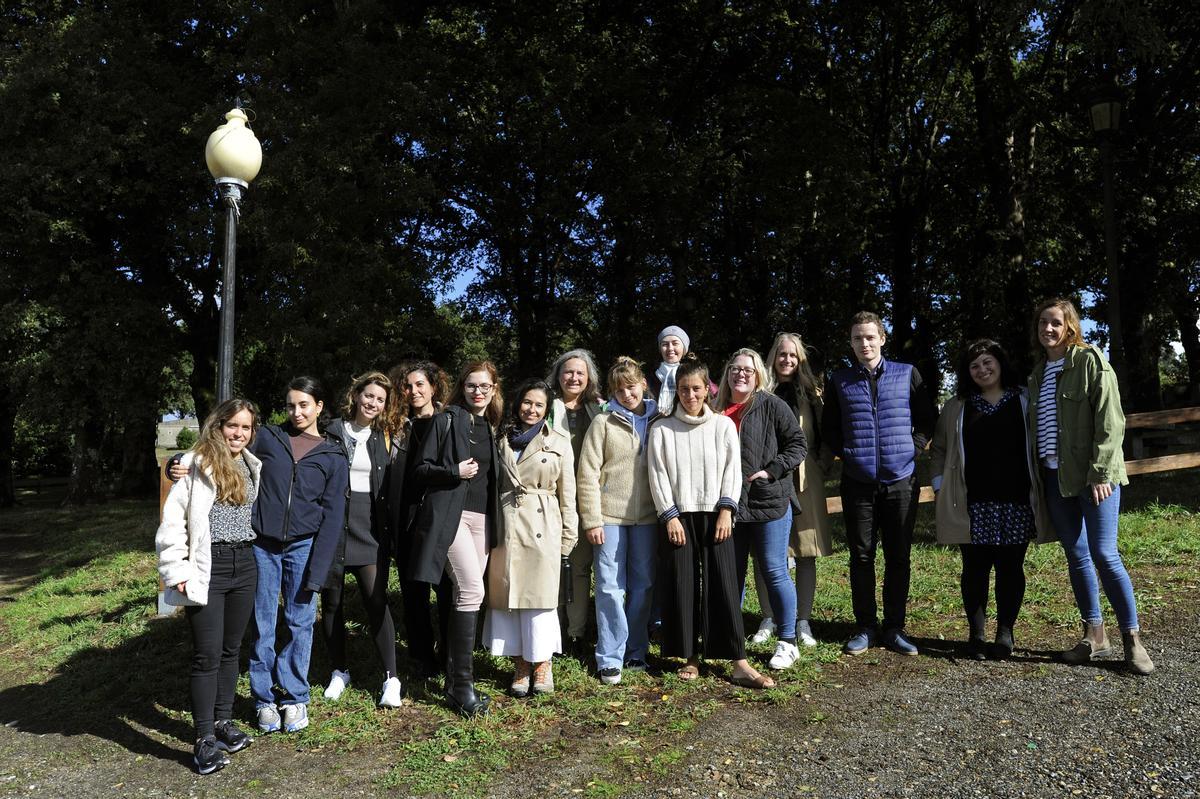 Foto de grupo de las participantes en la estancia en Silleda.