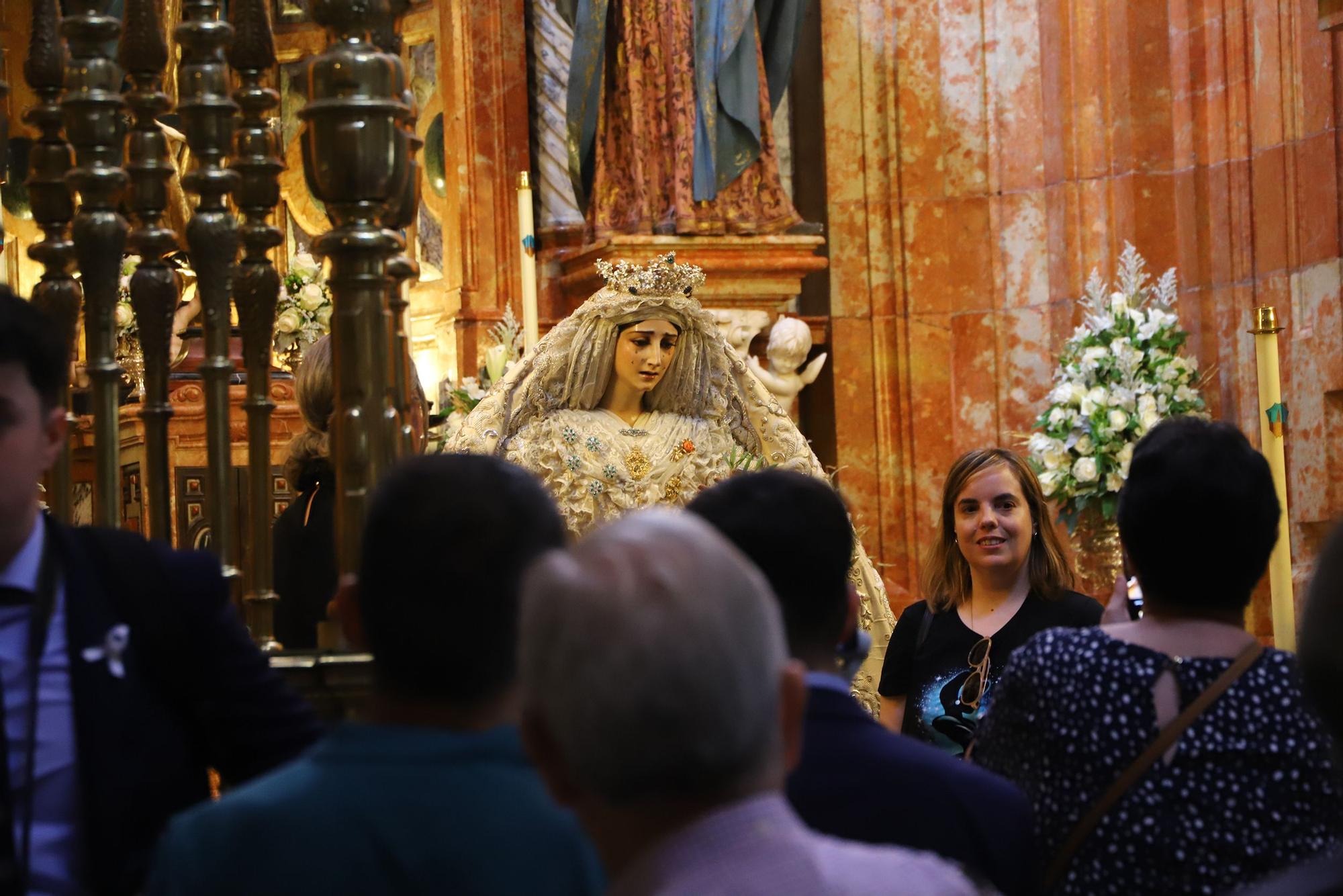 Besamanos de la Virgen de LaPaz en la Mezquita-Catedral