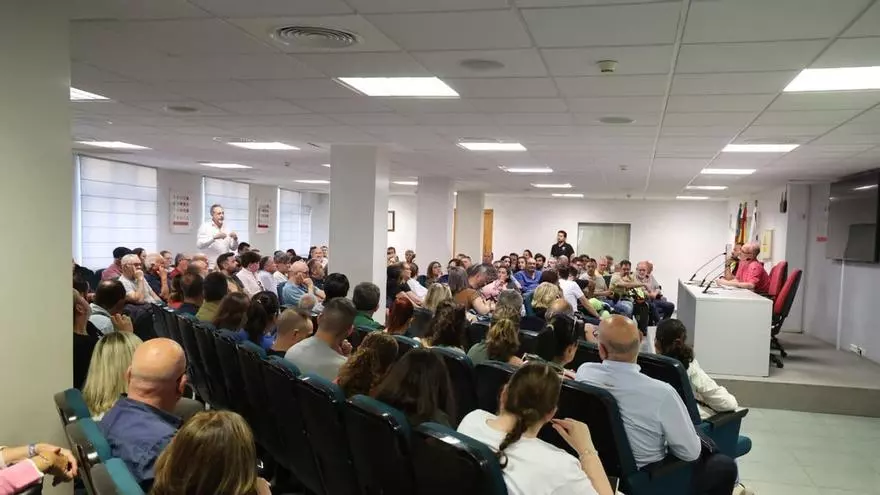 Las Hogueras elevan la presión al Ayuntamiento y exigen el pago de las subvenciones