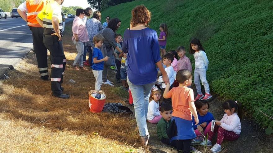 Desalojan un autobús con 52 niños a bordo tras incendiarse su motor