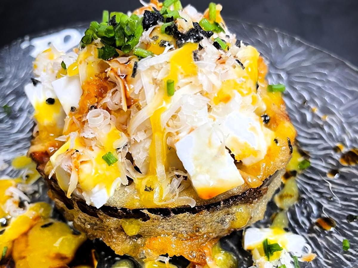 Restaurante La Tartana (Cartagena): Berenjena asada con Queso de Murcia DOP Fresco y Curado, y mango