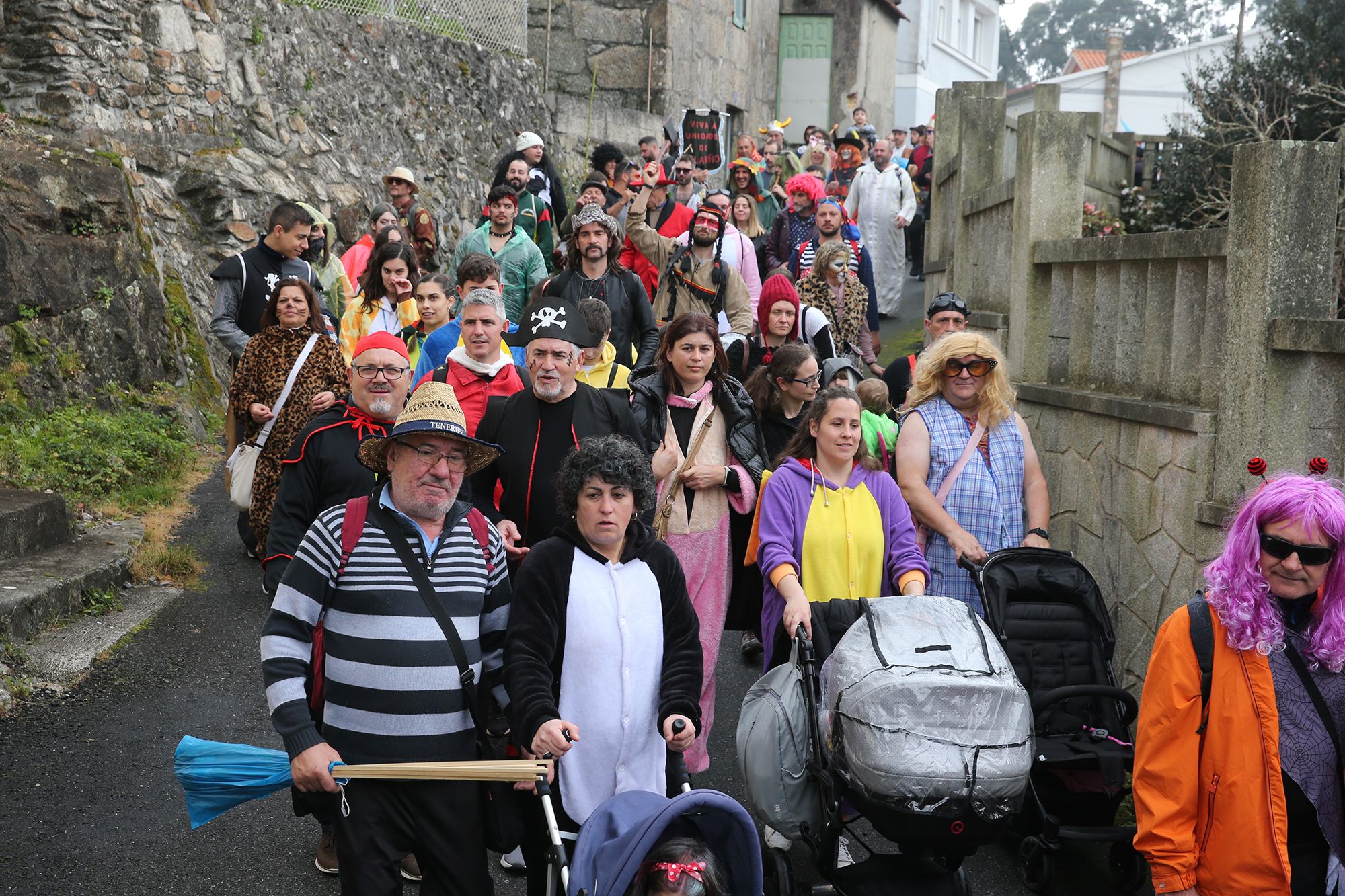 Búscate en las fotos del fin de fiesta del Entroido de O Hío