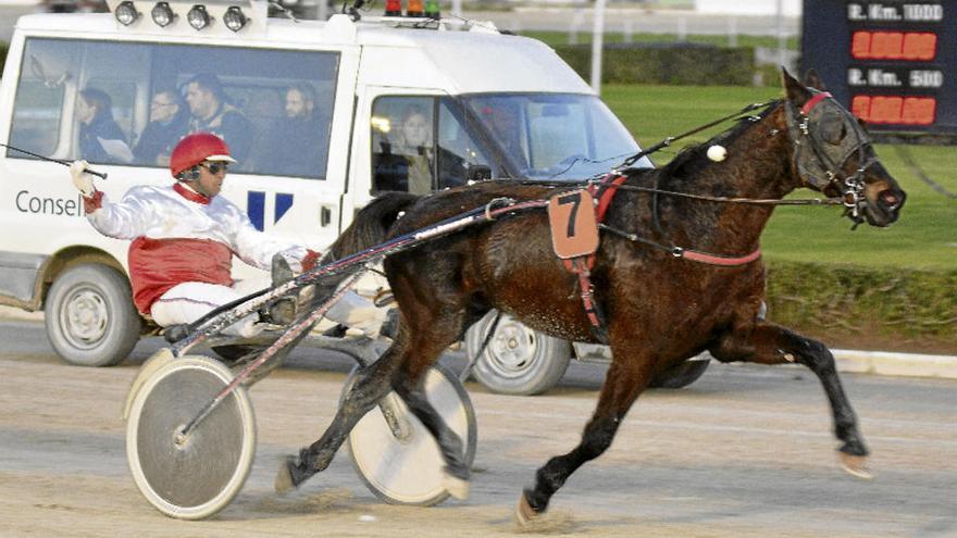 Aquiles Duran juega al Llanero Solitario