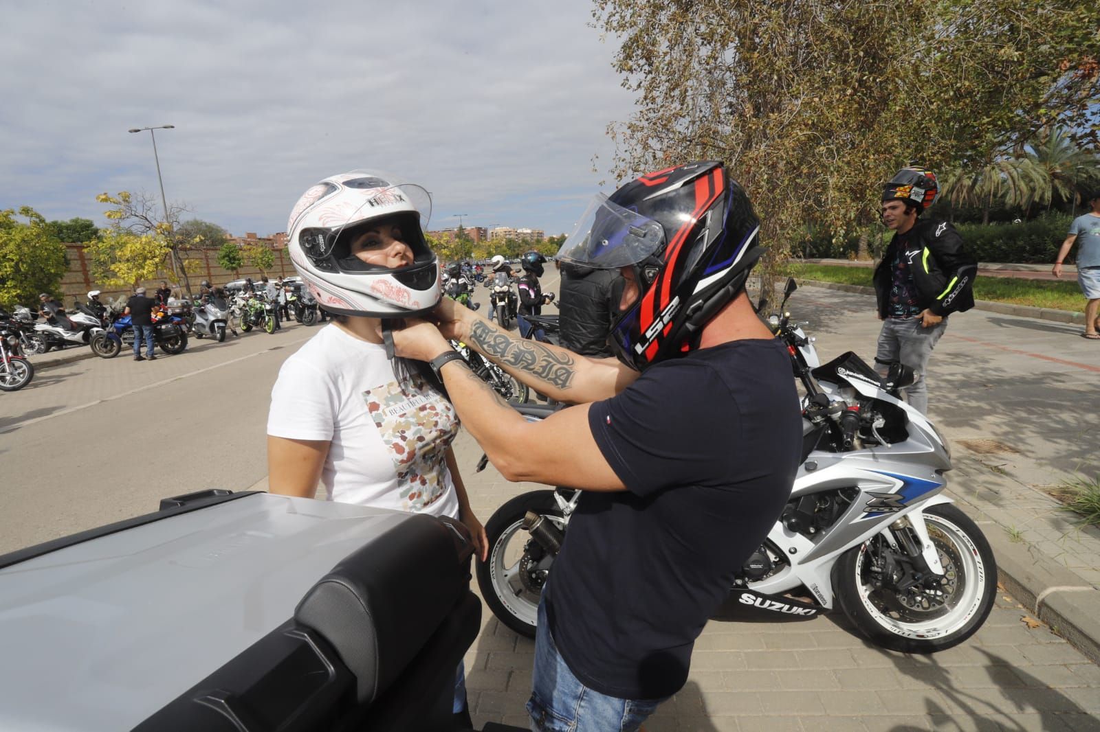 Manifestación nacional de motoristas en València para reclamar seguridad.