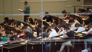 El 77,5% dels universitaris  no aprenen a comunicar-se oralment