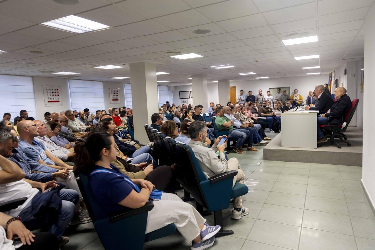 Una tensa asamblea de Hogueras