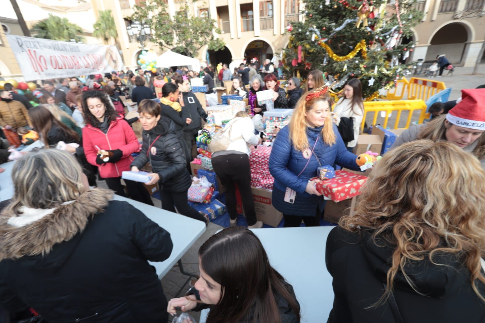 Entrega de regalos a los niños de Paiporta: los Reyes Magos en la zona cero