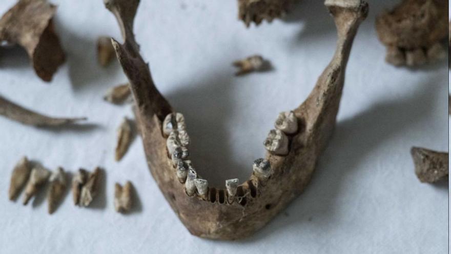 Los huesos hallados en la fosa de Celanova son de dos asturianos fusilados en 1939