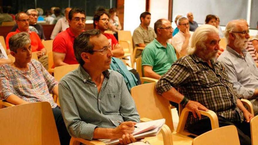 Asistentes a la charla de Jesús Garzón, ayer en el Museo Etnográfico.