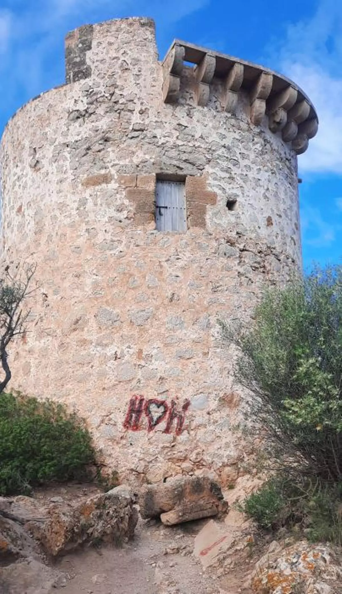 La torre del Cap Andritxol, objeto de pintadas