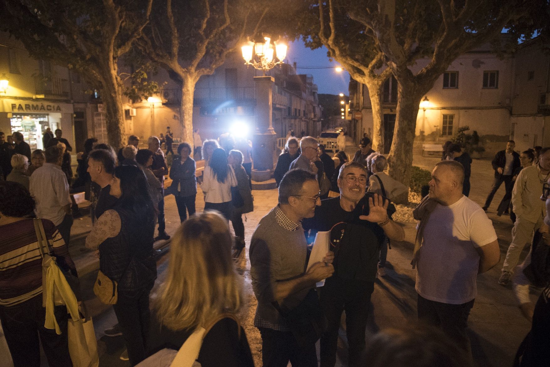 Unes 150 persones donen suport a Adriana Delgado pel judici contra la mesa del Parlament