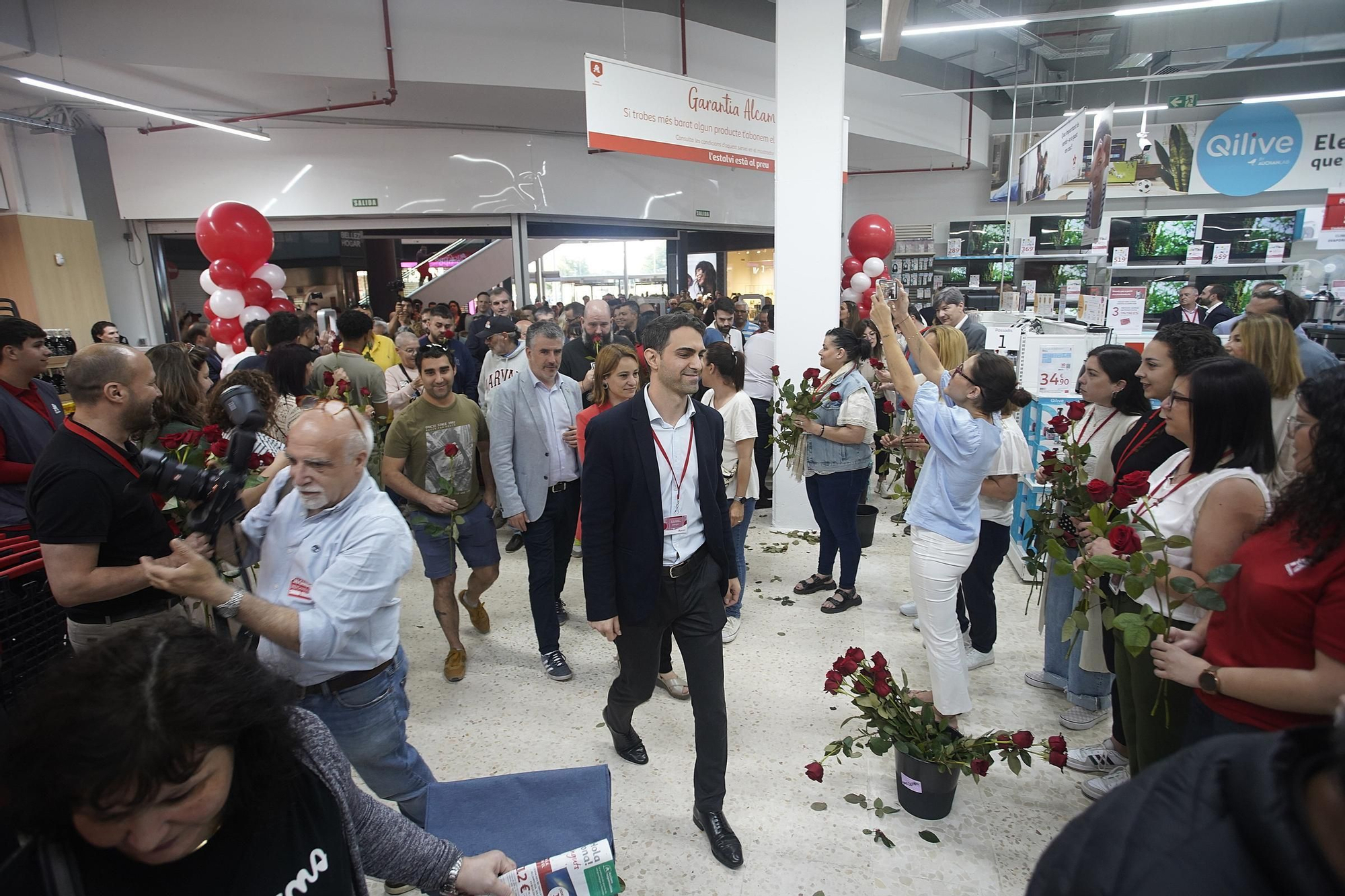 Les imatges de la inauguració del nou supermercat Alcampo de l'Espai Gironès