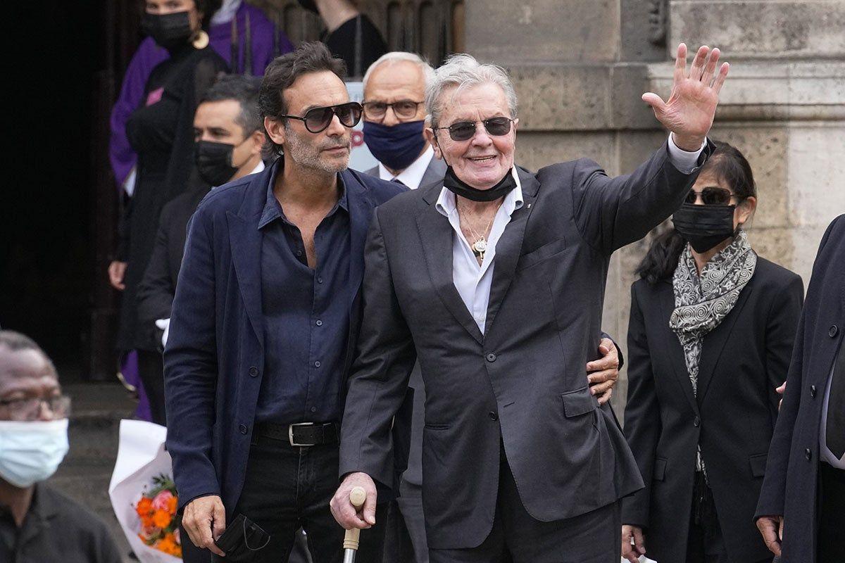 Alain Delon junto a su hijo Anthony en 2021