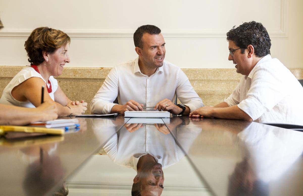 Mompó y Biosca en la reunión en la Diputació de València.