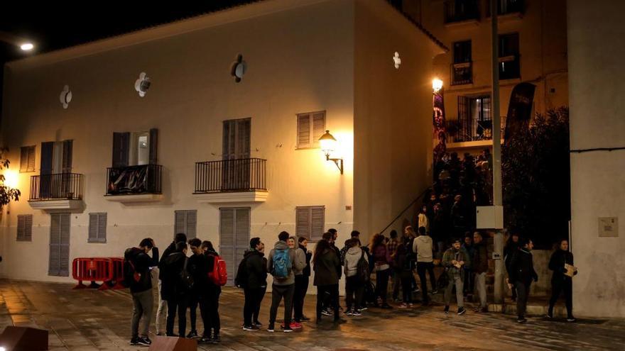 Los zombis se buscan la vida en Ibiza