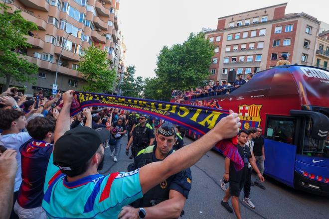 ¡De locos! Las mejores imágenes de una ciudad entregada al Barça