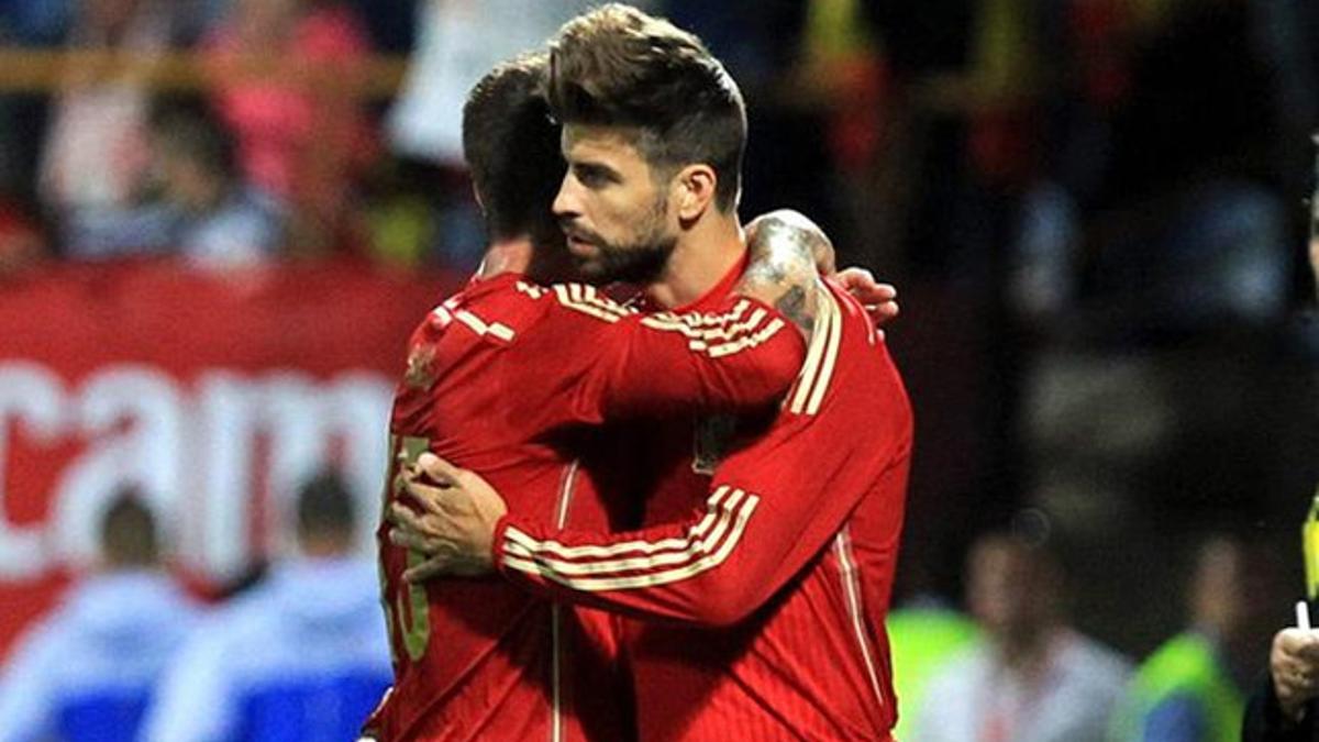 Ramos y Piqué, en un partido de la selección