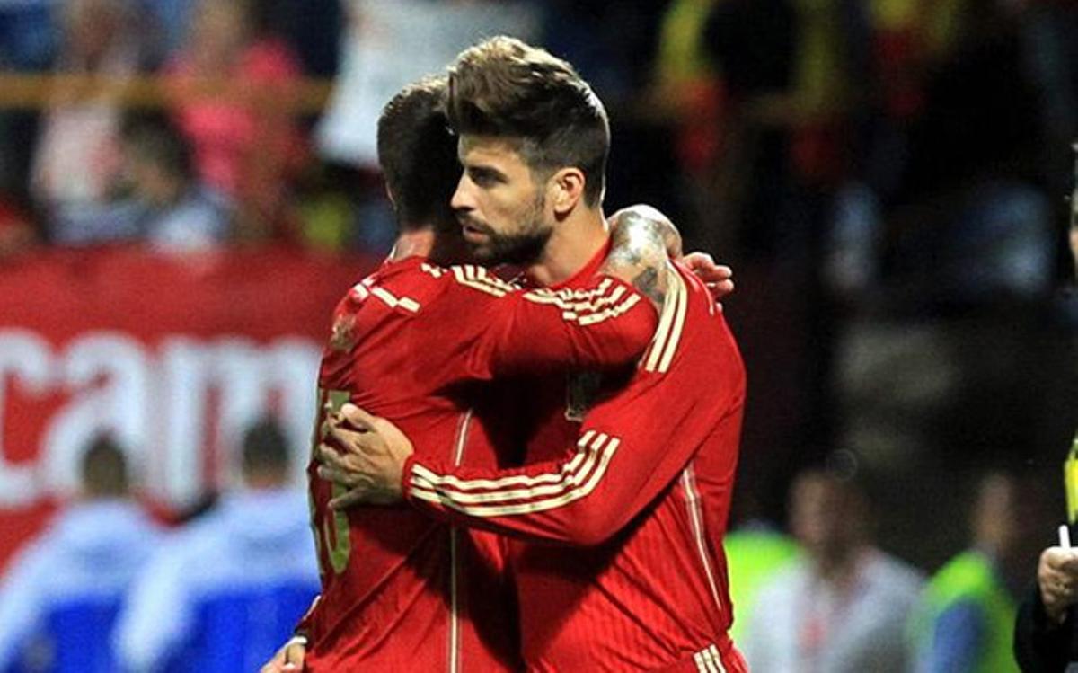 Ramos y Piqué, en un partido de la selección