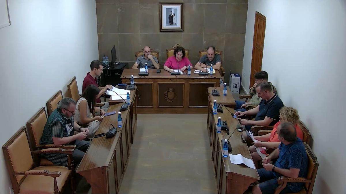 Foto del pleno de organización celebrado este miércoles, en el que el PP ratificó el reparto de áreas en Vilafamés.