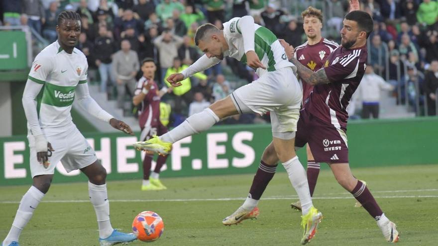 Resumen, goles y highlights del Elche 2-2 Albacete de la jornada 36 de LaLiga Hypermotion