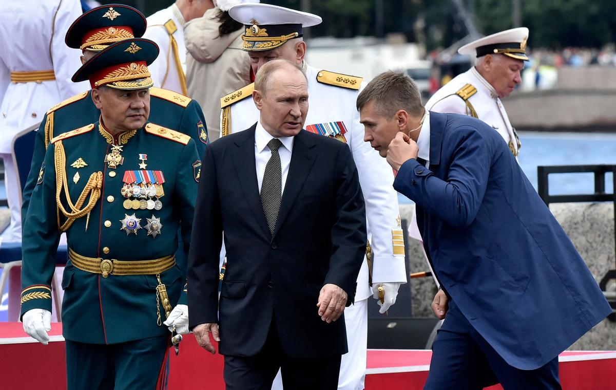 Vladimir Putin, preside el Día de la Marina Rusa