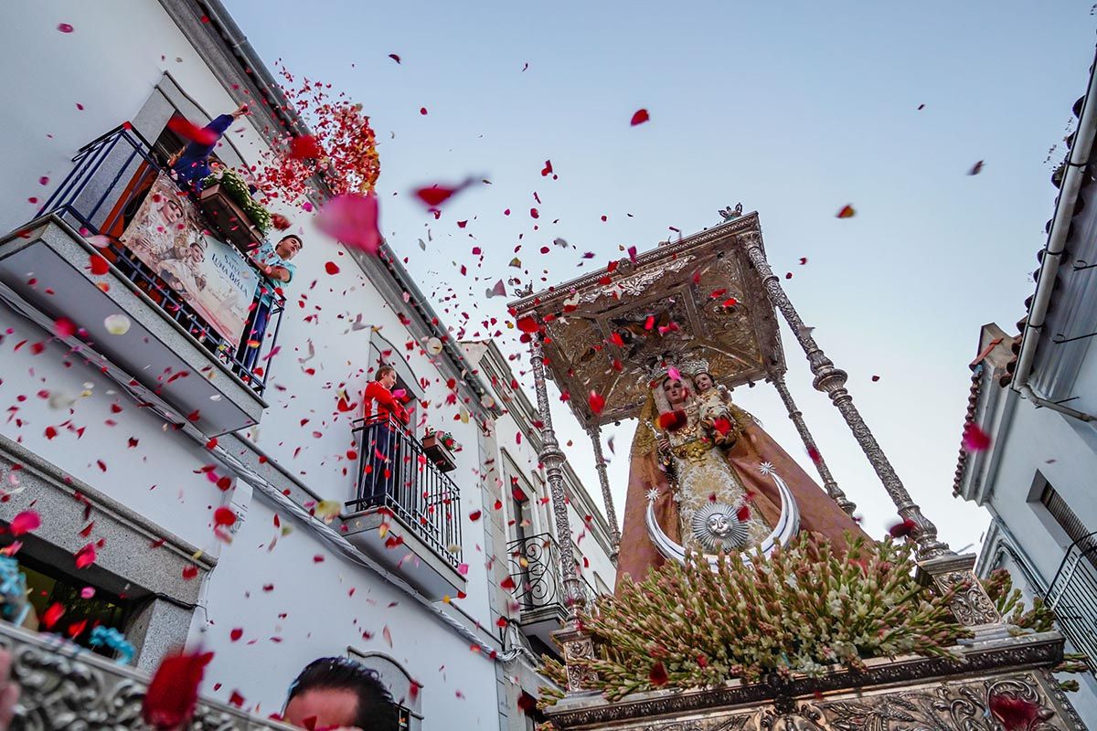 Villanueva de Córdoba acompaña a la Virgen de Luna a La Jara