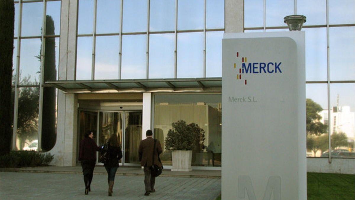 Entrada del edificio principal que Merck tiene en Mollet del Vallès.