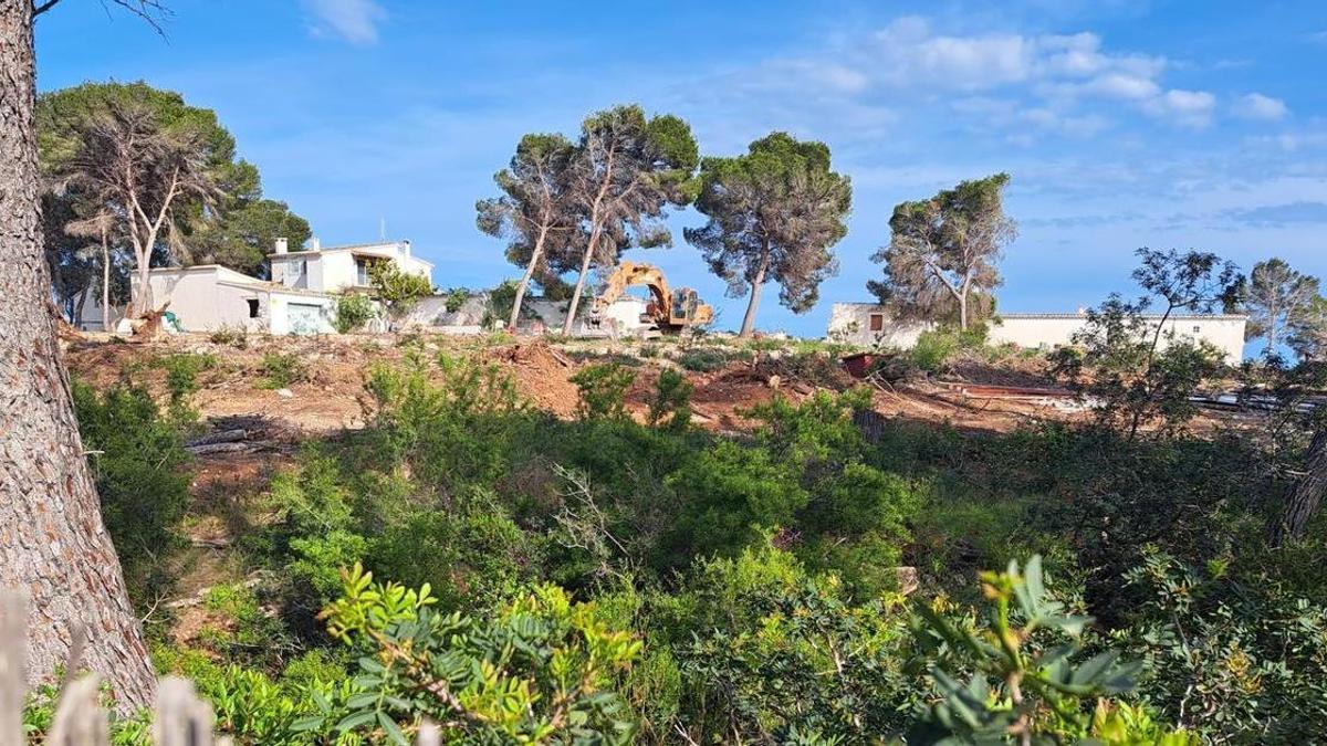 La empresa ya tiene licencia para demoler el antiguo chalé y la construcción más que centenaria que era la vivienda de los caseros